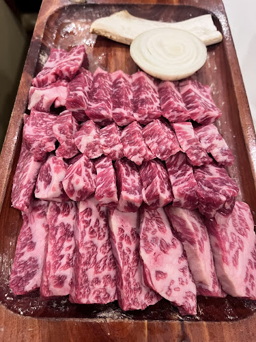 ร้านอาหารเกาหลี ซูวอน วังคัลบี พัทยา - การบริการอาหารและที่พัก