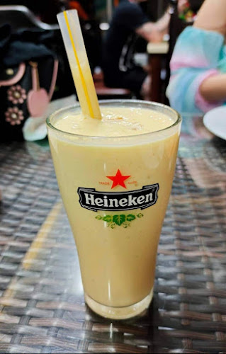 เอเวอร์เรส พัทยาซอย 10 สาย 2 - การบริการอาหารและที่พัก