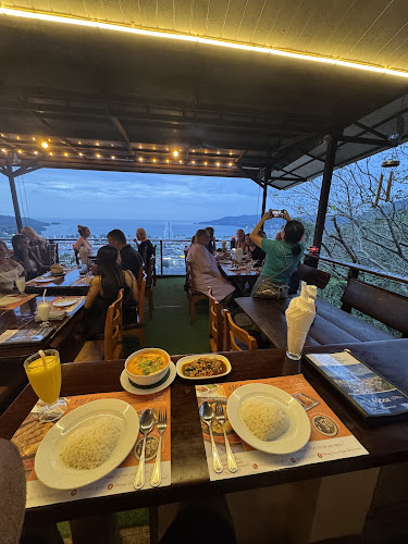 ป่าตอง ซันเซ็ท วิว เรสเตอร์รอง - การบริการอาหารและที่พัก