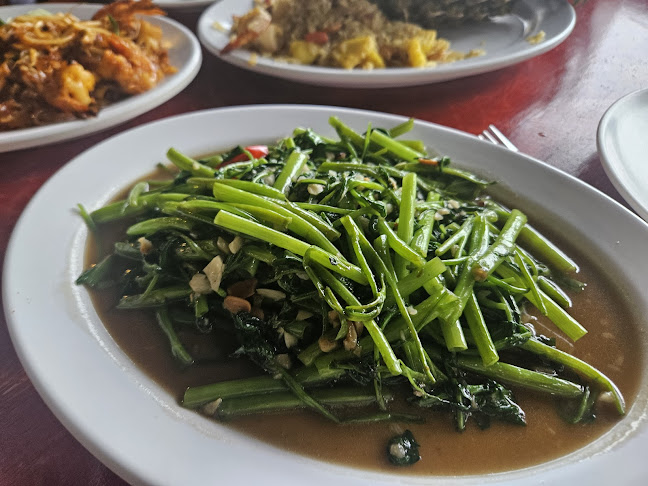 No.6 Restaurant Up The Hill