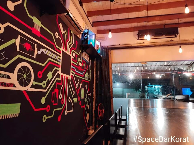 SpaceBar Korat - การบริการอาหารและที่พัก