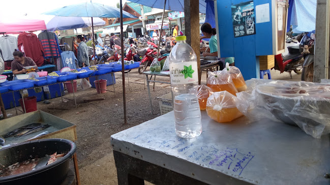 Opinii despre ป้าแดงเขียงหมู ดงมูลเหล็ก เรทโทร în เมือง - การบริการอาหารและที่พัก