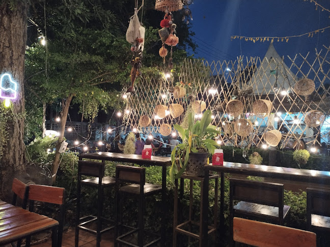 ริมน่านนมสด - การบริการอาหารและที่พัก