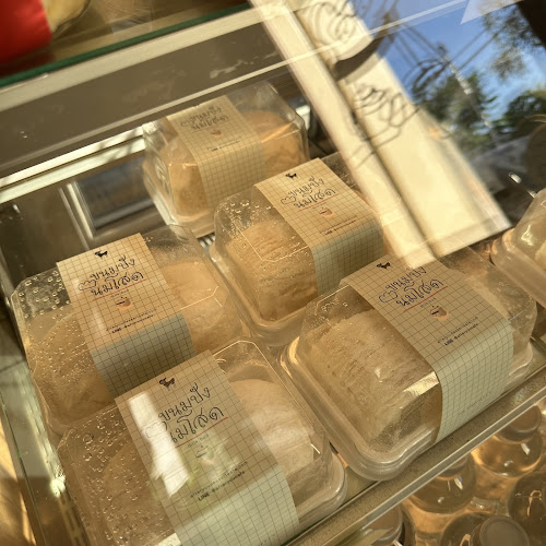 Mikka Cafe - Yamo Korat (มิกก้า คาเฟ่ ย่าโม โคราช) - การบริการอาหารและที่พัก