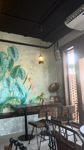 Opinii despre Folk Café Phuket în อำเภอถลาง - การบริการอาหารและที่พัก