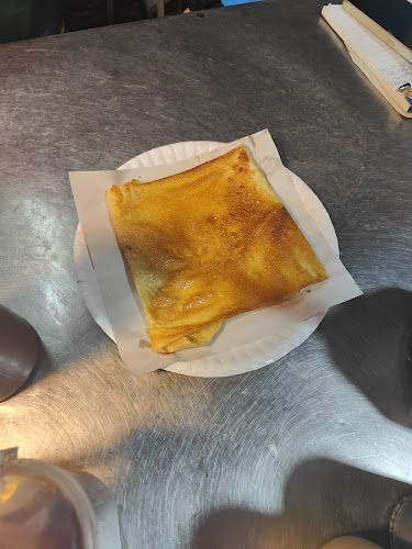 Nadir & Momo ICE CREAM AND ROTI - อำเภอกะทู้