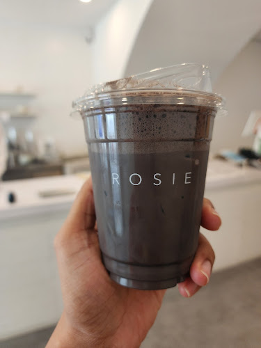 ROSIE.nak - การบริการอาหารและที่พัก