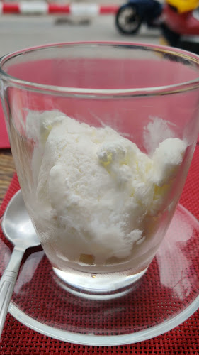 Delish Cafe & Restaurant - การบริการอาหารและที่พัก