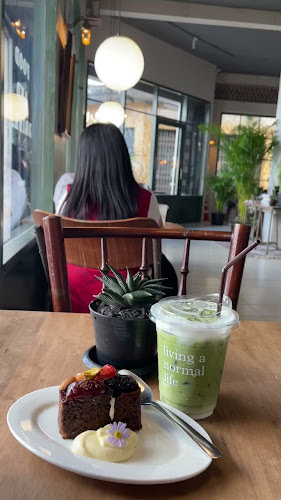 Normal UBON - การบริการอาหารและที่พัก