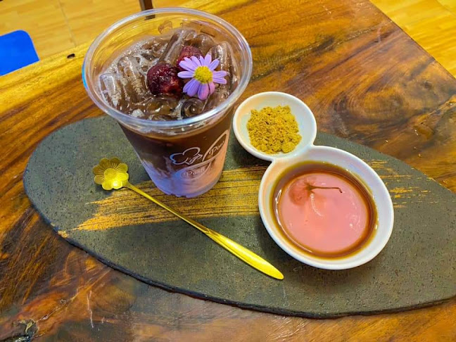 Opinii despre Posh and Pow Club Café în อำเภอเมืองภูเก็ต - การบริการอาหารและที่พัก