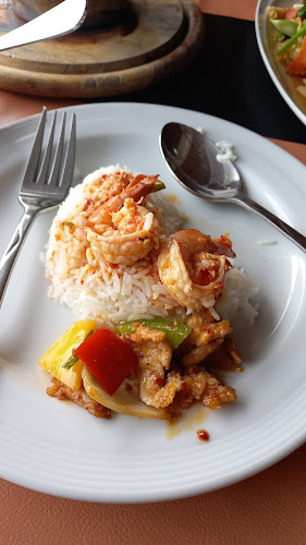 Pantai Seaview Restaurant Halal Food - การบริการอาหารและที่พัก