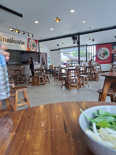 เส้นเสน่ห์ก๋วยเตี๋ยวเรือ - การบริการอาหารและที่พัก