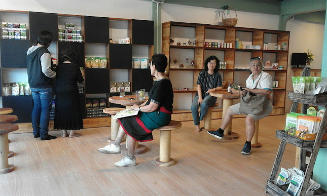 ร้าน บูรยา ช็อป - การบริการอาหารและที่พัก