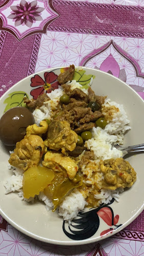 Opinii despre ข้าวมันไก่ตัวใหญ่กะตะ în เมือง - การบริการอาหารและที่พัก