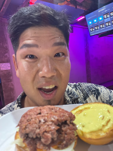 BUCKY BURGER N BUDS - อำเภอบางละมุง