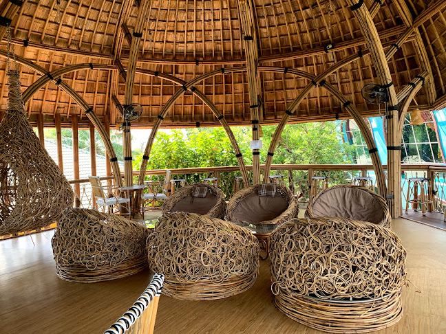 วาวี คอฟฟี่ @ชมจันทร์ เฮือ ฮักมูล - การบริการอาหารและที่พัก