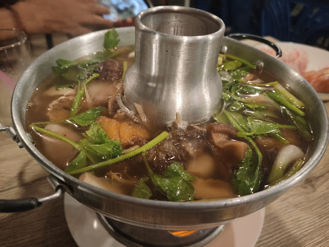 ครัวข้างเริน ป่าหล่าย - Krua Kang Rern Palai - เมือง