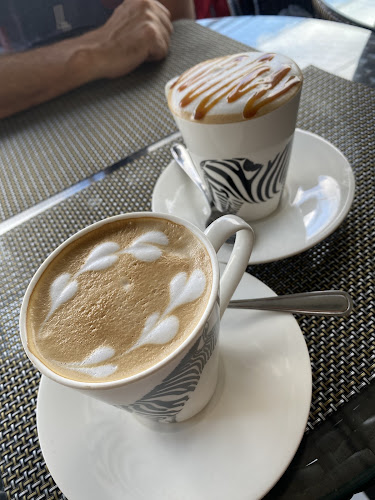 Opinii despre Zebra Cafe în อำเภอกะทู้ - การบริการอาหารและที่พัก