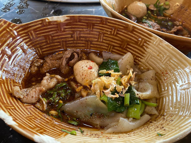 Opinii despre ตะแคงเรือ เตี๋ยวเรืออยุธยา în อำเภอบางบัวทอง - การบริการอาหารและที่พัก