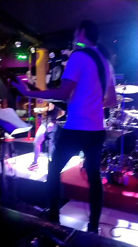 Take Care Bar - การบริการอาหารและที่พัก