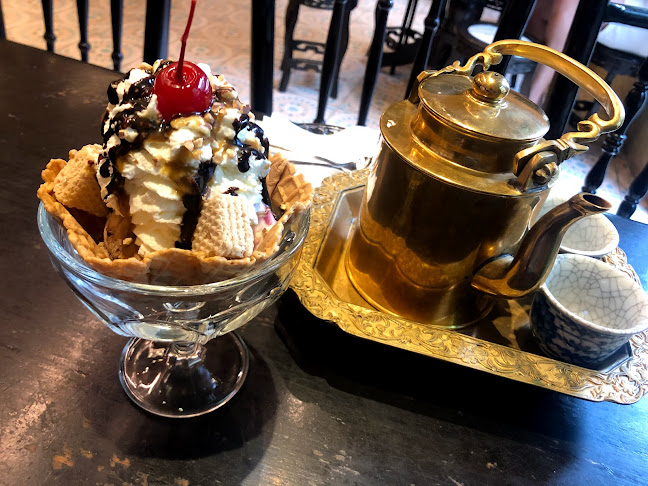 ทอรี่ ไอศกรีม - การบริการอาหารและที่พัก