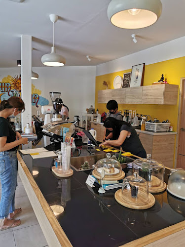 Opinii despre Sun & Moon Café în อำเภอเมืองนครปฐม - การบริการอาหารและที่พัก
