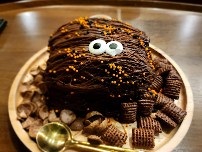 Plus cafe. - การบริการอาหารและที่พัก