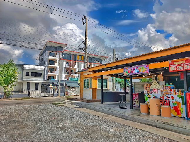 ร้านนมหมีปั่น ขนมปังปิ้ง ผลไม้สดแช่เย็น