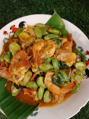 ภูเก็ตแซ่บอีสานและตามสั่ง Food and Drink - การบริการอาหารและที่พัก