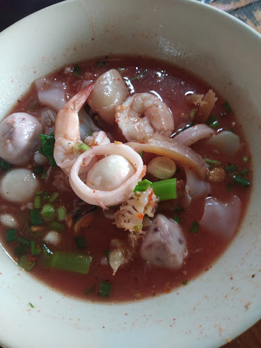 ก๋วยเตี๋ยวภูไท - การบริการอาหารและที่พัก