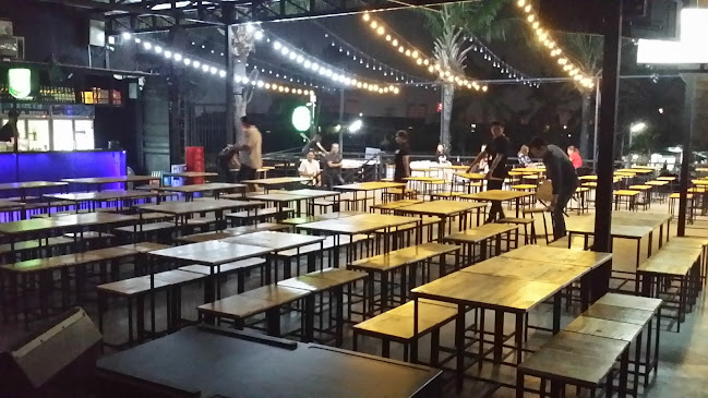 Safe Zone Bar - การบริการอาหารและที่พัก