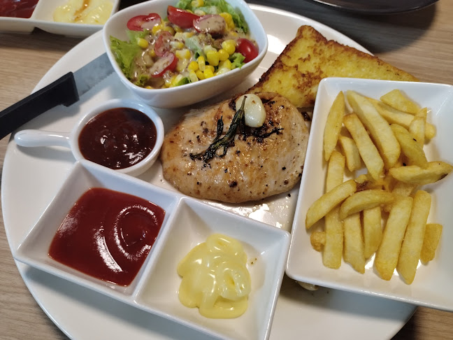 Pe' Hi-Rock Cafe - การบริการอาหารและที่พัก