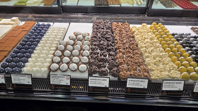 Chocolate Factory Pattaya Parking - การบริการอาหารและที่พัก