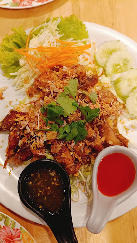 ส. ทะเลเผา - การบริการอาหารและที่พัก