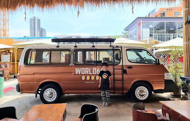 ถ. พระตำหนัก เมืองพัทยา อำเภอบางละมุง ชลบุรี 20150