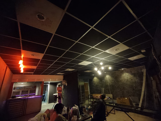 โรงเหล้าHibrid - การบริการอาหารและที่พัก