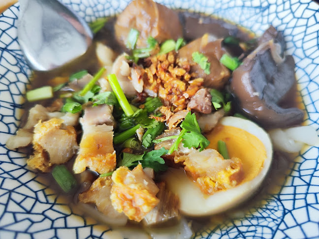 ล้านวิวชาบูริมน้ำ - เมือง