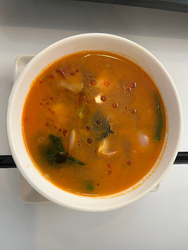 ร้านอาหาร และโรงเรียนสอนทำอาหารไทย ปุ้ม - อำเภอกะทู้