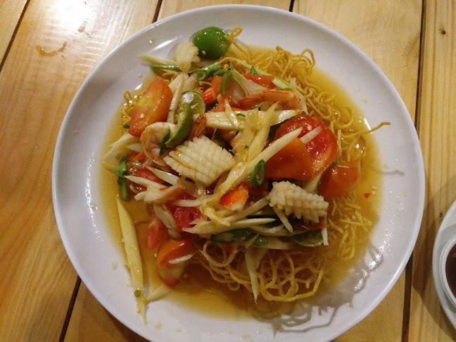 ส้มตำค้ำคูณ จอมเทียน พัทยา - การบริการอาหารและที่พัก