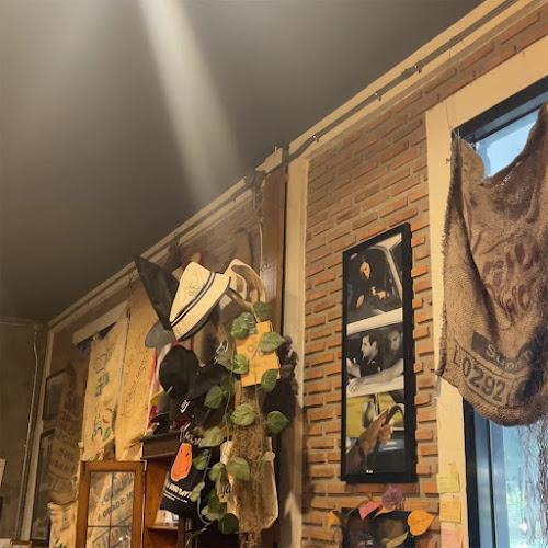 ชีวาคาเฟ่ - อำเภอบางละมุง