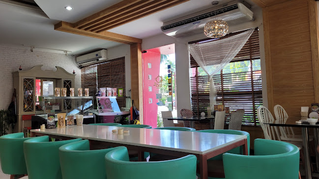 ร้านพิเศษ - การบริการอาหารและที่พัก