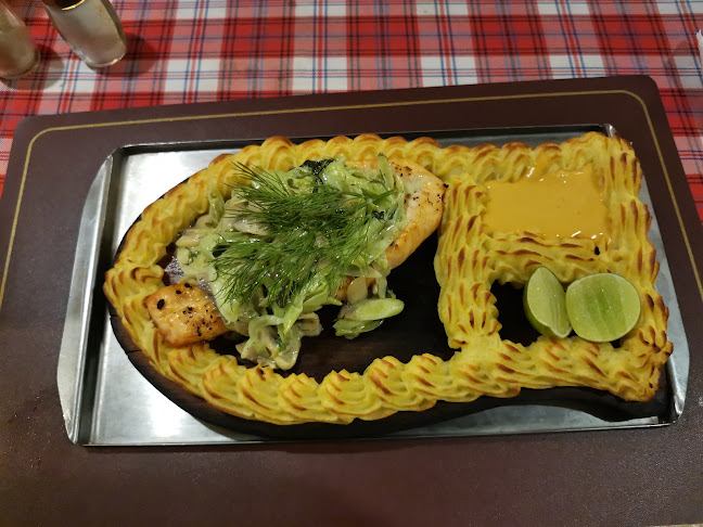 Buffalo steak house - การบริการอาหารและที่พัก