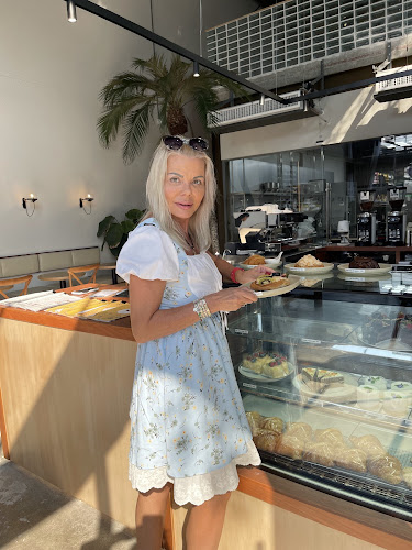 WVRQ+M6C ถ. พัทยาสายสอง เมืองพัทยา อำเภอบางละมุง ชลบุรี 20150