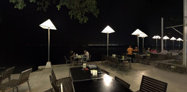 มุมอร่อย สาขานาเกลือ - การบริการอาหารและที่พัก