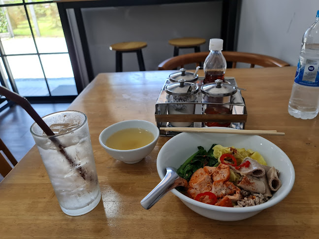 ต้าโจวบะหมี่ป๊อกป๊อก - การบริการอาหารและที่พัก