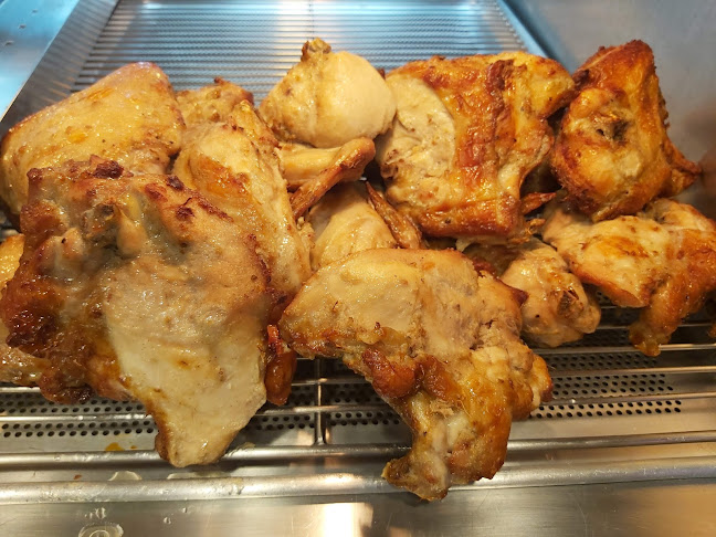 เชสเตอร์ (เซ็นทรัล วิลเลจ) - การบริการอาหารและที่พัก