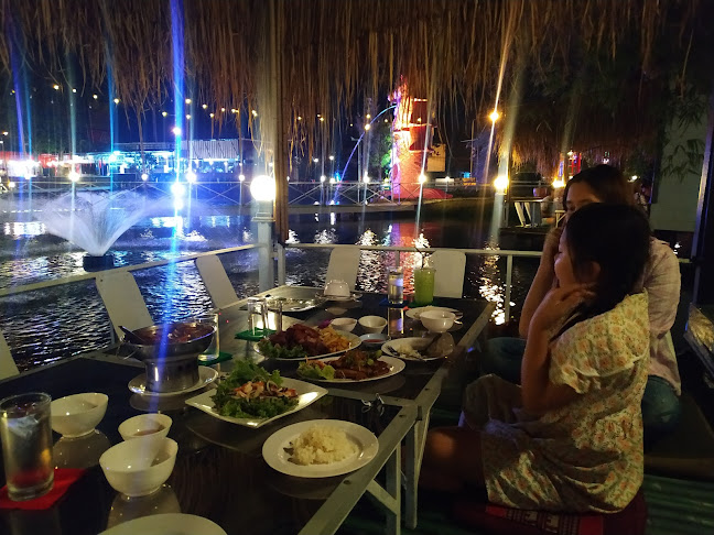 ครัวสวนสน โคราช​ &​ คาราโอเกะ​ ใหม่ - อำเภอเมืองนครราชสีมา