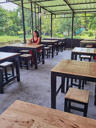 ก๋วยเตี๋ยวเรือป้าสมจิตร - การบริการอาหารและที่พัก