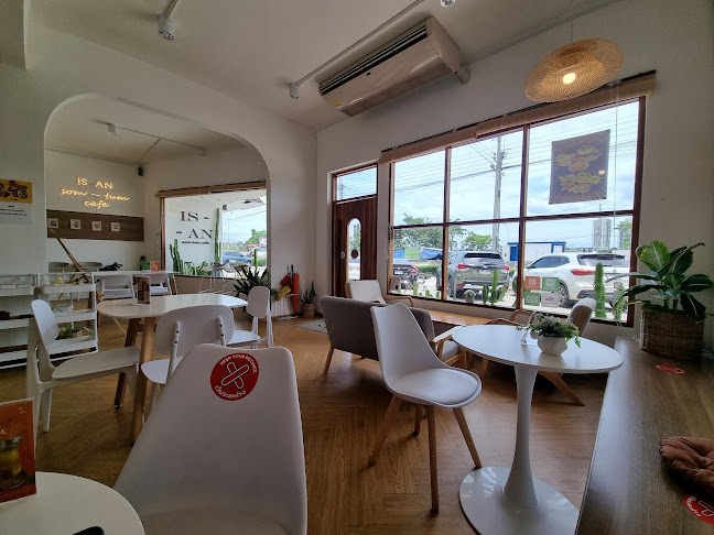Opinii despre IS AN อีสแอน som-tum cafe เมืองทองธานี în อำเภอปากเกร็ด - การบริการอาหารและที่พัก
