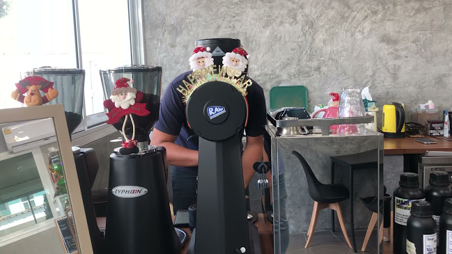 RAW COFFEE ROASTER x BAKER - การบริการอาหารและที่พัก